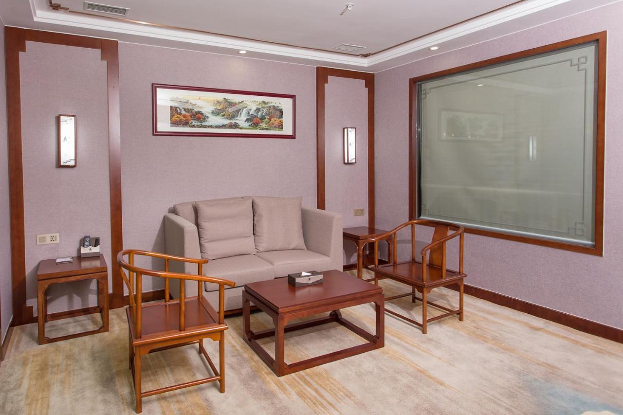 Guangzhou Nan Guo Hotel Exterior photo